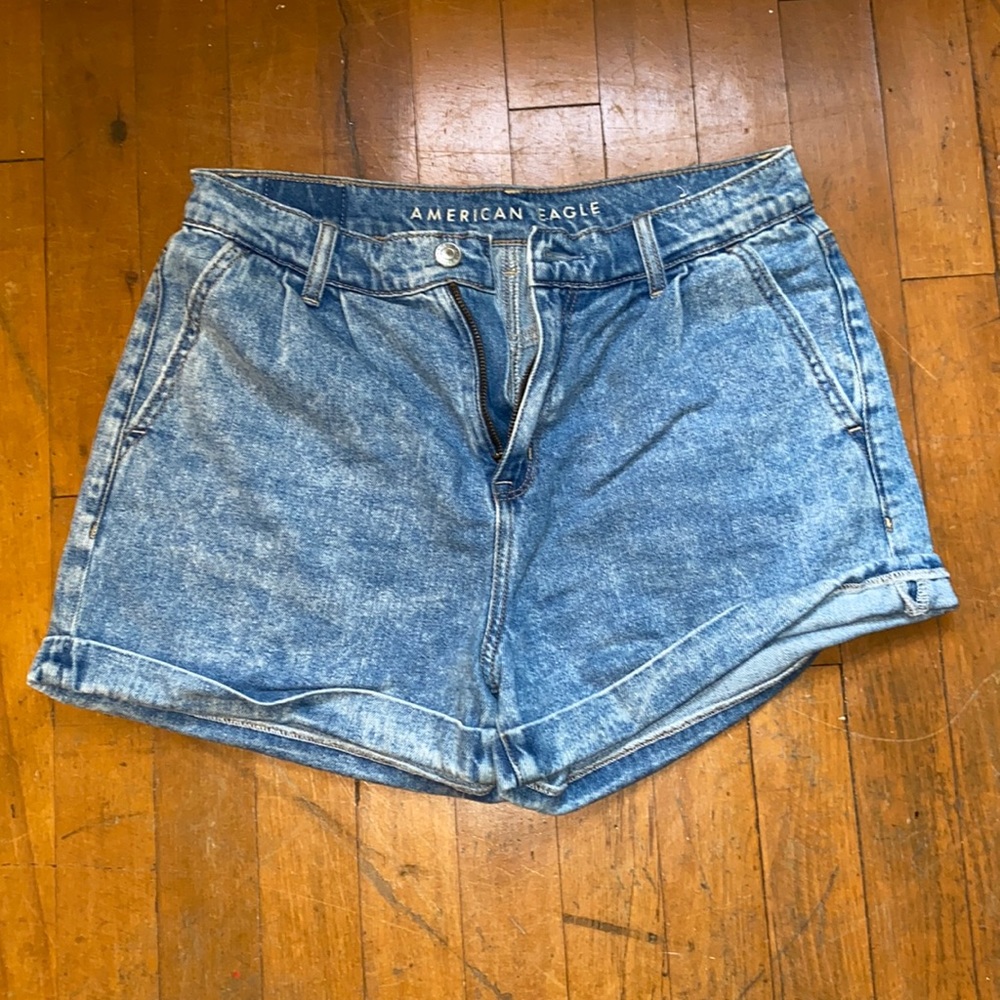 AE mom shorts
